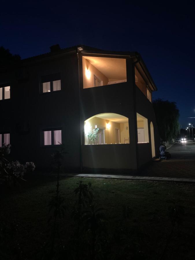 Apartment CReO Loborika Marčana Buitenkant foto